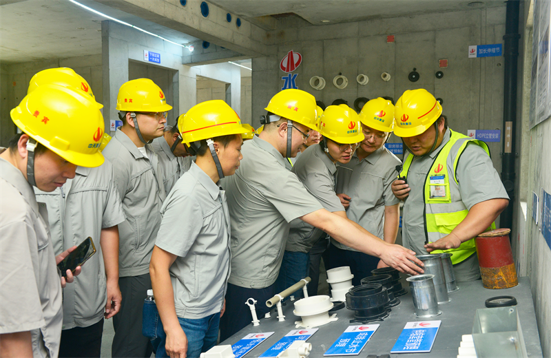 为进一步推进优质客户高效履约，提升交付品质、达成客户满意，2025年6月25日，抖圈论坛建设集团在上海组织召开2025年越秀地产、华润置业客户履约推进会。